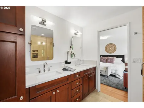 4200 SW 53rd Avenue Portland OR 97221