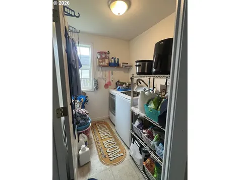 2035 Cedar Avenue Reedsport OR 97467
