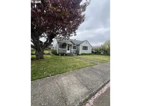 2035 Cedar Avenue Reedsport OR 97467