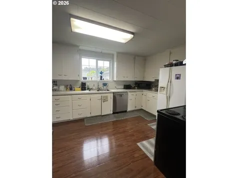 2035 Cedar Avenue Reedsport OR 97467