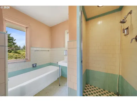 2418 1st Street Tillamook OR 97141