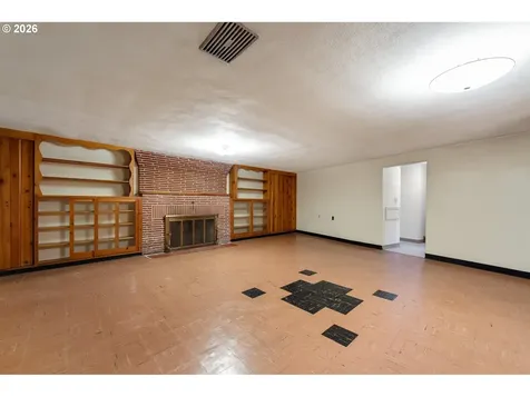 2418 1st Street Tillamook OR 97141