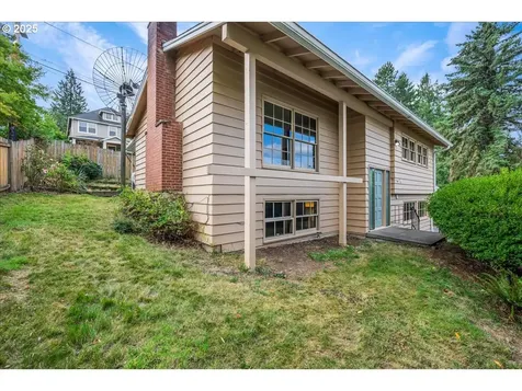 6140 SW 30th Avenue Portland OR 97239