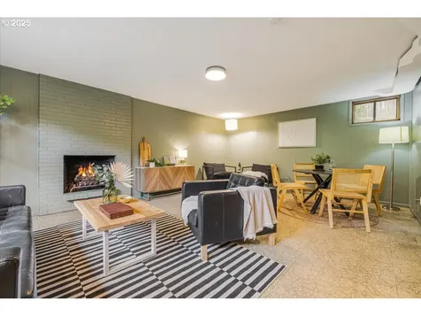 6140 SW 30th Avenue Portland OR 97239