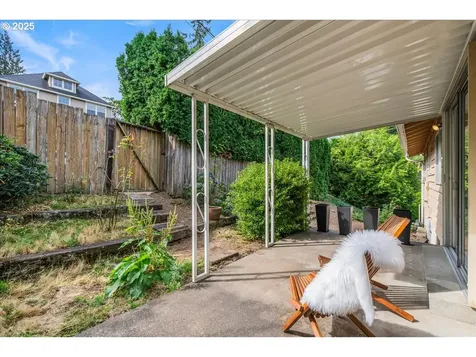6140 SW 30th Avenue Portland OR 97239