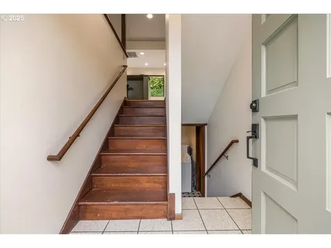 6140 SW 30th Avenue Portland OR 97239