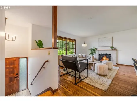 6140 SW 30th Avenue Portland OR 97239