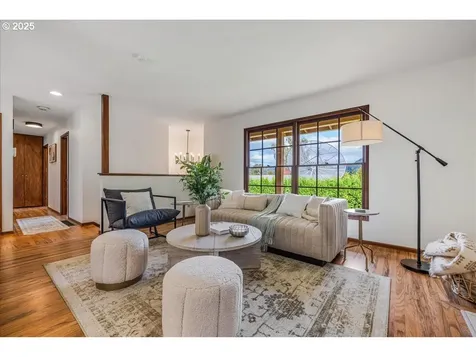 6140 SW 30th Avenue Portland OR 97239