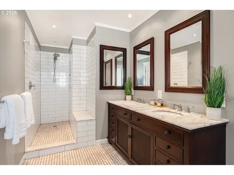 2780 SW West Point Avenue Portland OR 97225
