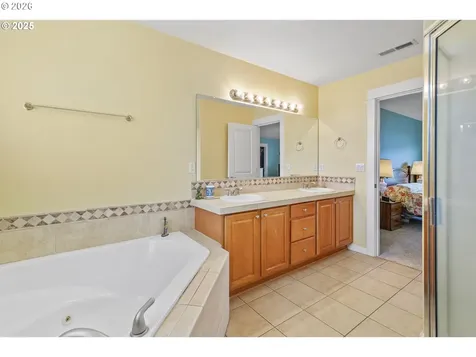 10006 NE 103rd Street Vancouver WA 98662