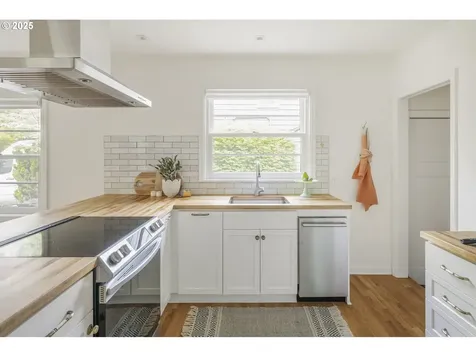 7336 SE 20th Avenue Portland OR 97202