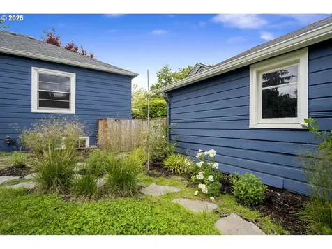 7336 SE 20th Avenue Portland OR 97202