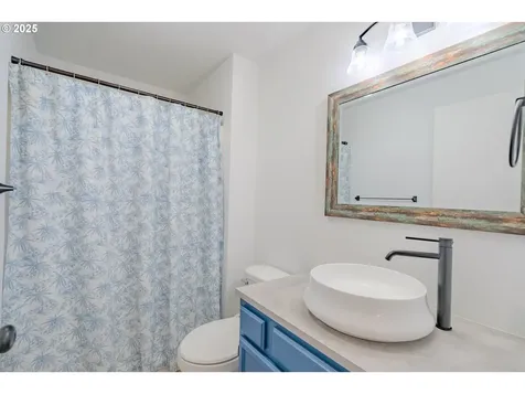 10412 NW 22nd Avenue Vancouver WA 98685