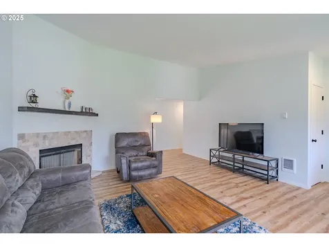 10412 NW 22nd Avenue Vancouver WA 98685