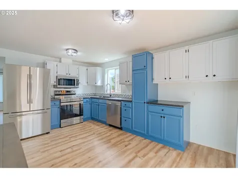 10412 NW 22nd Avenue Vancouver WA 98685