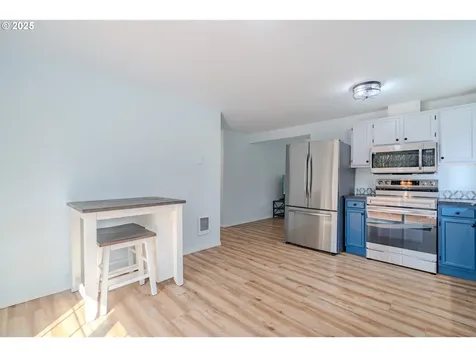 10412 NW 22nd Avenue Vancouver WA 98685