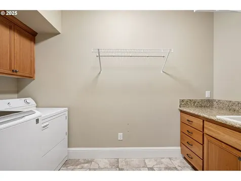 3556 Summit Sky Boulevard Eugene OR 97405