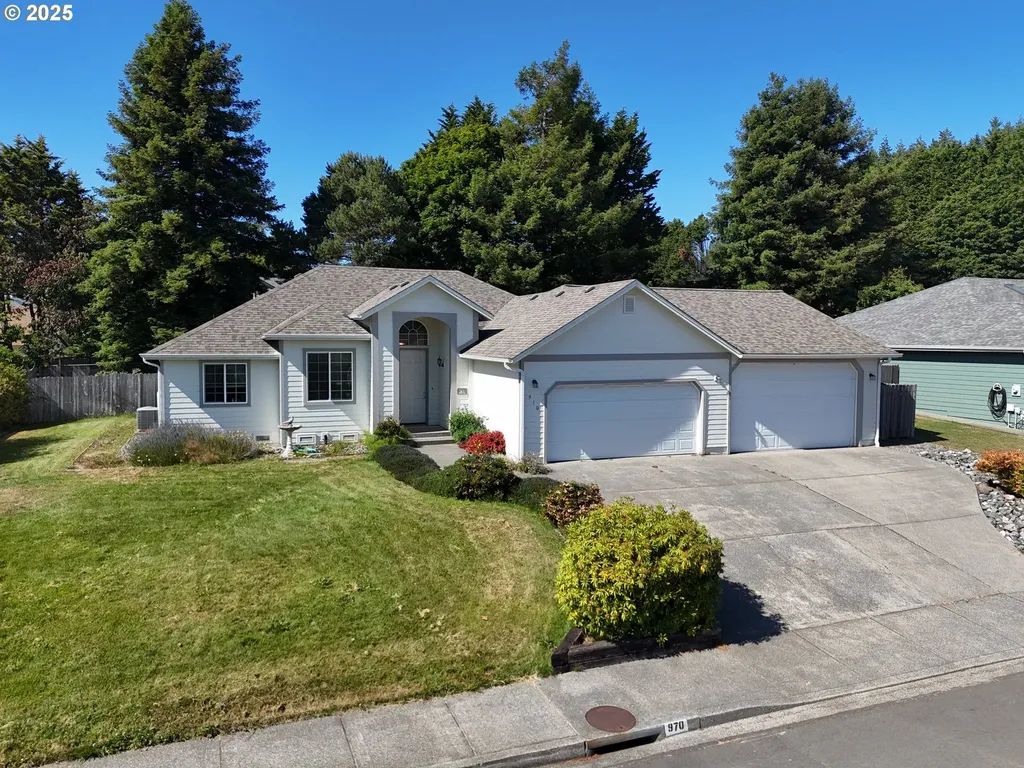970 Hassett Street Brookings OR 97415