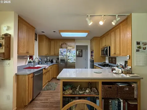 970 Hassett Street Brookings OR 97415