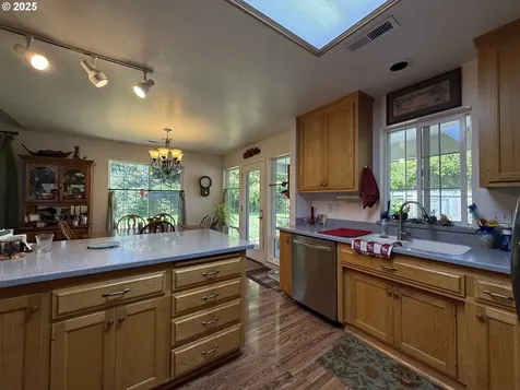 970 Hassett Street Brookings OR 97415