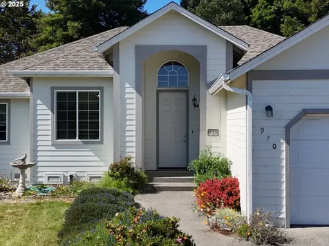 970 Hassett Street Brookings OR 97415