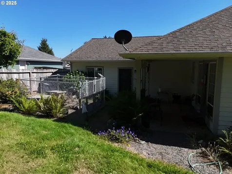 970 Hassett Street Brookings OR 97415