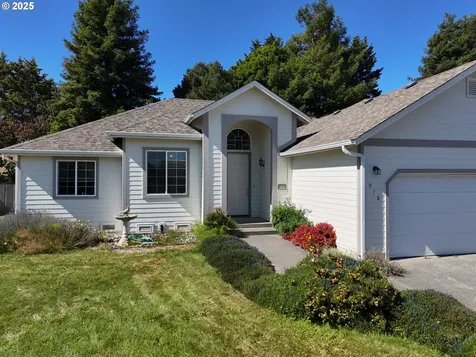 970 Hassett Street Brookings OR 97415