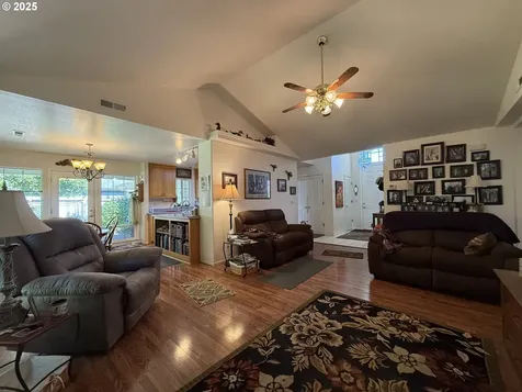 970 Hassett Street Brookings OR 97415