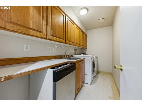 7715 SE 110th Avenue Portland OR 97266