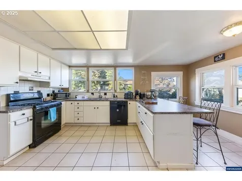 1111 SW Levens Street Dallas OR 97338