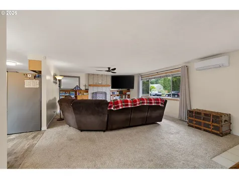 430 N 6th Street Harrisburg OR 97446