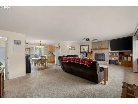 430 N 6th Street Harrisburg OR 97446