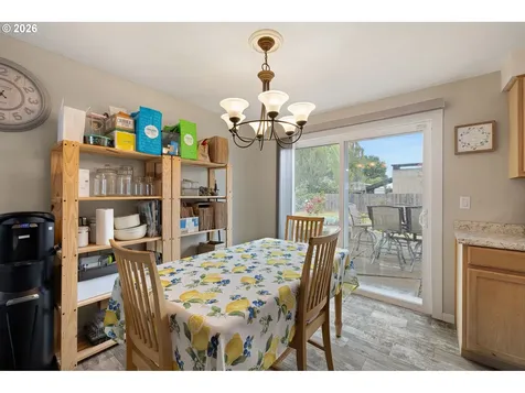 430 N 6th Street Harrisburg OR 97446