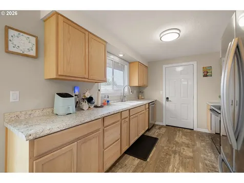 430 N 6th Street Harrisburg OR 97446