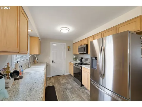 430 N 6th Street Harrisburg OR 97446