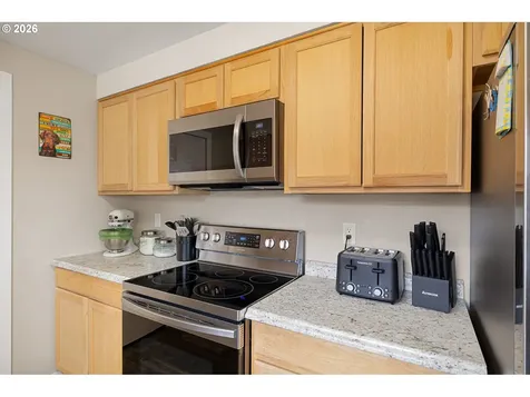 430 N 6th Street Harrisburg OR 97446