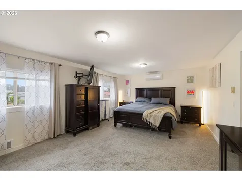 430 N 6th Street Harrisburg OR 97446
