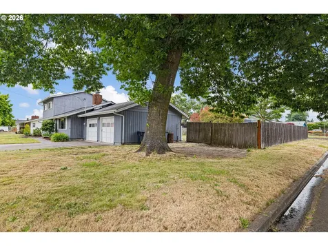 430 N 6th Street Harrisburg OR 97446