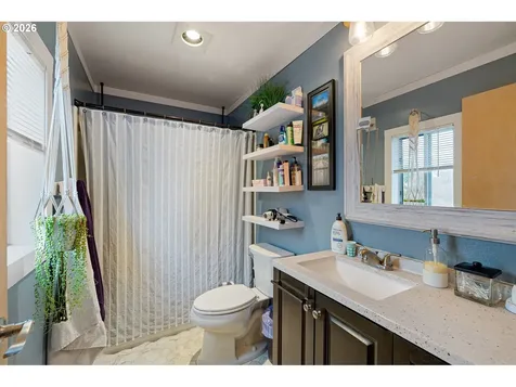 430 N 6th Street Harrisburg OR 97446