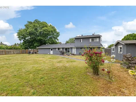 430 N 6th Street Harrisburg OR 97446