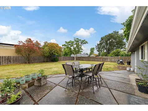 430 N 6th Street Harrisburg OR 97446
