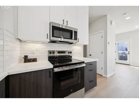 1728 SE Sherrett Street Portland OR 97202