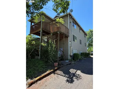 11722 SE Ankeny Street Portland OR 97216