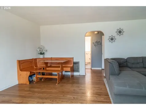 575 W Center Street Roseburg OR 97471