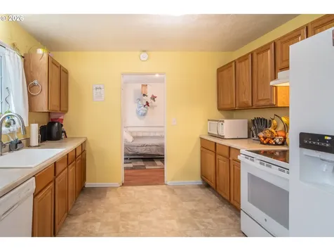 575 W Center Street Roseburg OR 97471