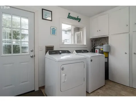 575 W Center Street Roseburg OR 97471