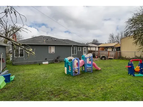 575 W Center Street Roseburg OR 97471