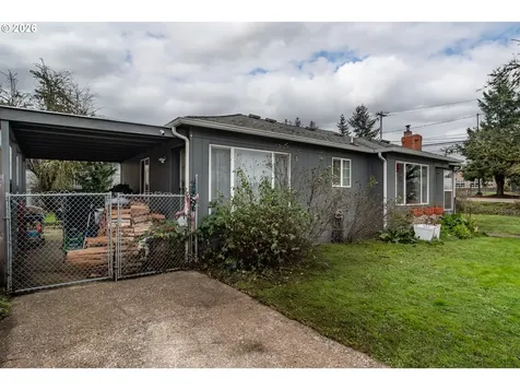 575 W Center Street Roseburg OR 97471