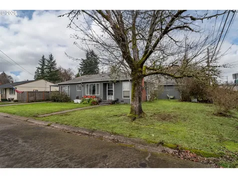 575 W Center Street Roseburg OR 97471