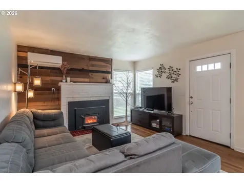 575 W Center Street Roseburg OR 97471